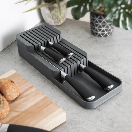 Kompaktiškas dizainas stalčiui ir stalviršiui