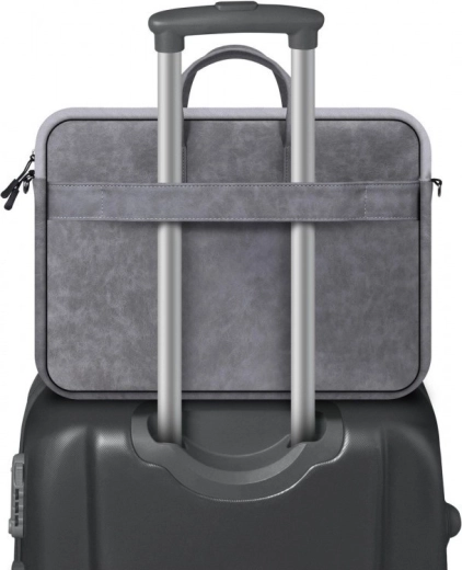 Travel comfort with luggage strap