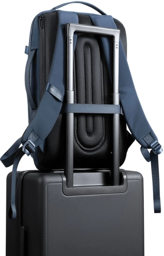 Ideal for travel: suitcase attachment