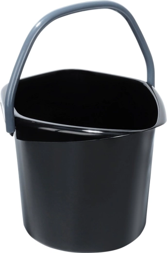 Large 14-liter capacity for everyday cleaning
