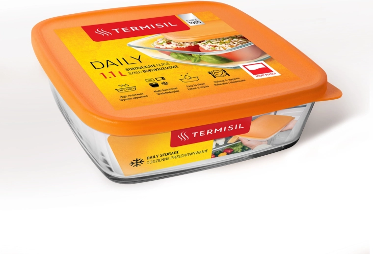 Plastic food container 1.1 L with an orange lid