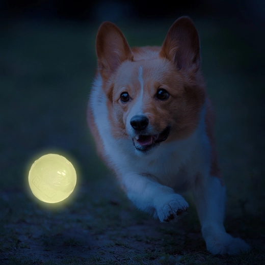 Play even after dark thanks to LED lighting