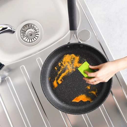 Ergonomic handle and easy maintenance