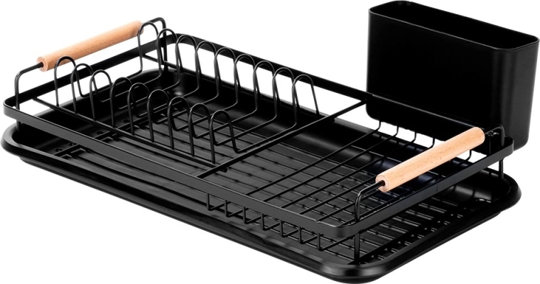 Tvirta metalinė konstrukcija ir medinės rankenos