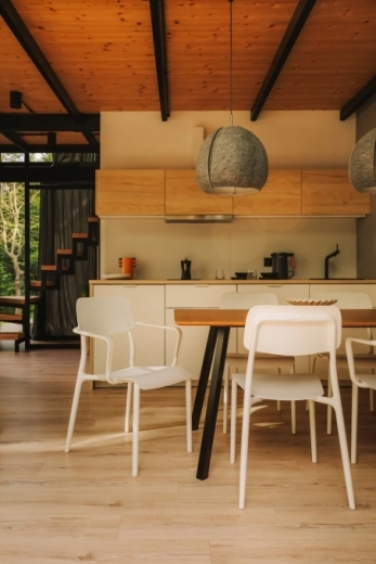 Comfort with armrests and ergonomics