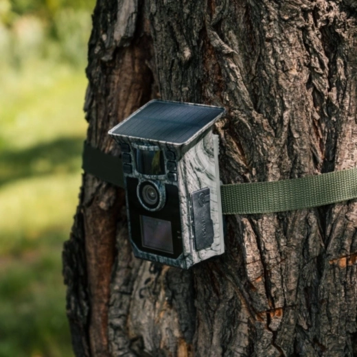 Long battery life thanks to the rechargeable battery and solar charging