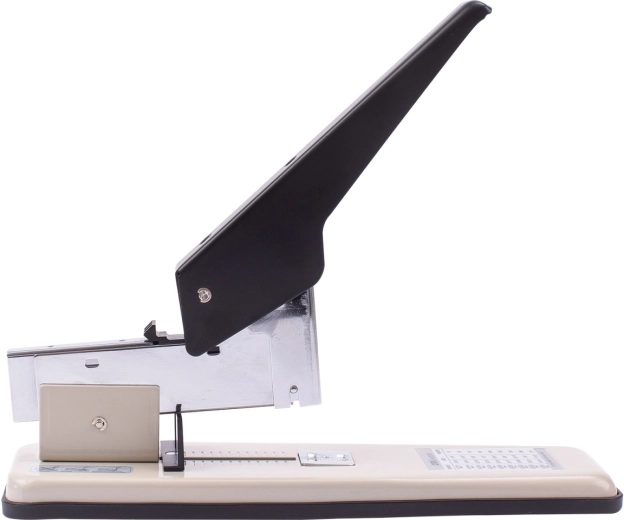 Lever mechanism for thick stacks