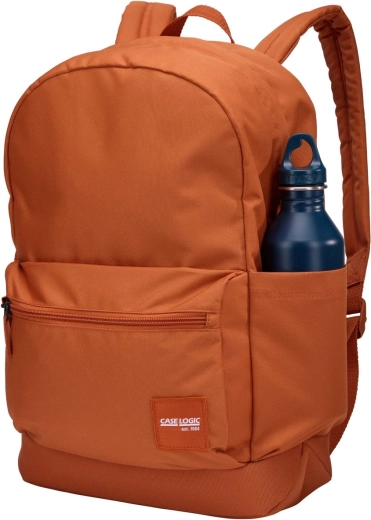 Practical pockets for small items and a bottle