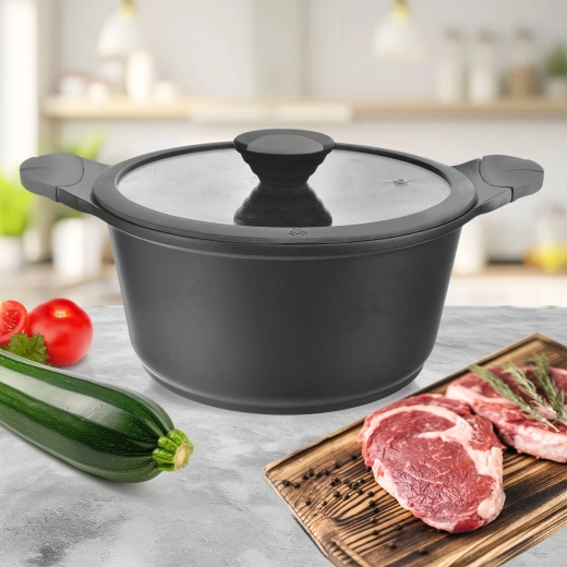 Large 7-liter capacity for family cooking