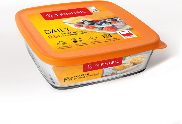 Plastic food container 0.6 l with an orange lid