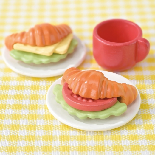 Mini refreshments for realistic play