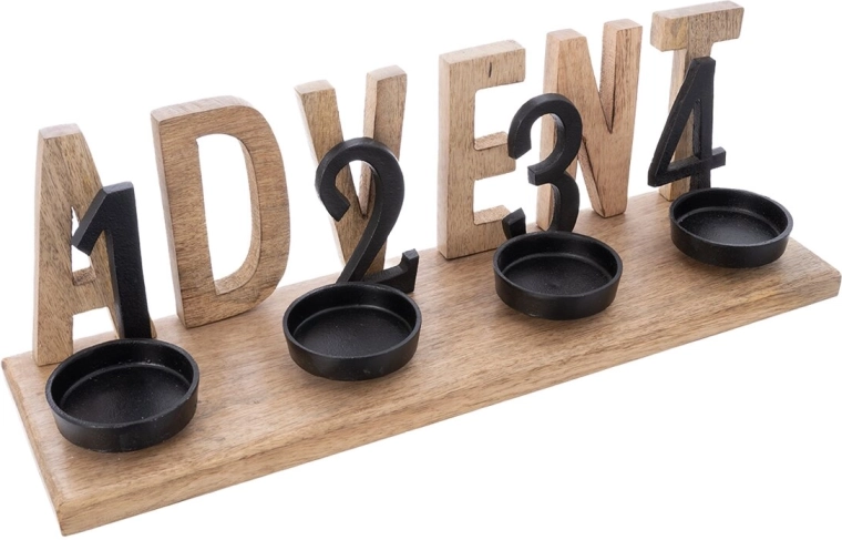 Natural wood and metal for a timeless look