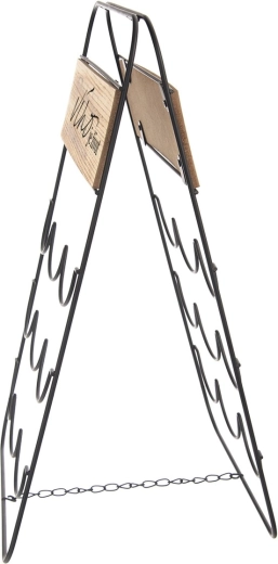 Combination of metal and wood for a stylish look