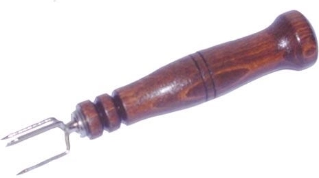 Stainless steel trident with wooden handle 14 cm