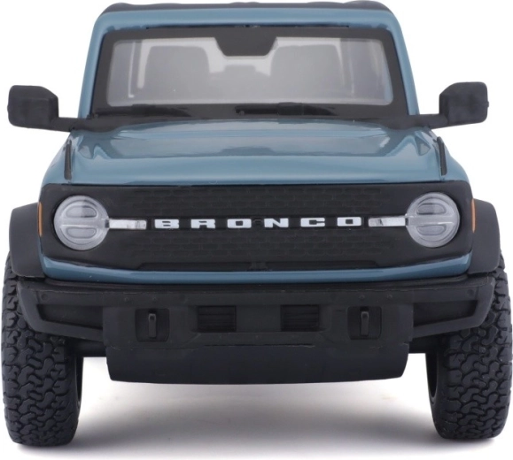 Ištikima visureigio Ford Bronco išvaizda