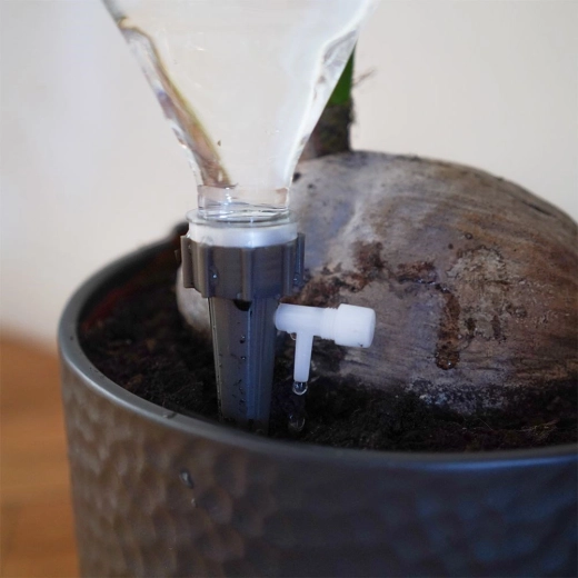 Lengvas montavimas ant įprasto butelio