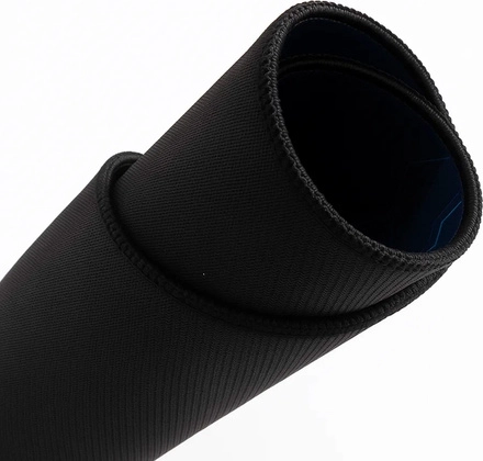 Stable non-slip mat for a wheeled chair