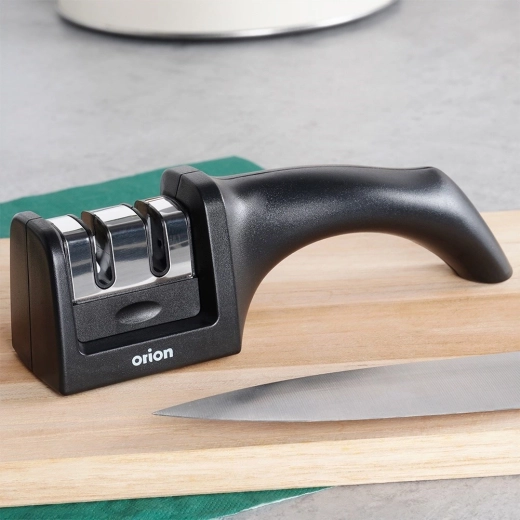 Two-stage sharpening for a perfect edge