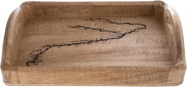 Raised edges for safer serving