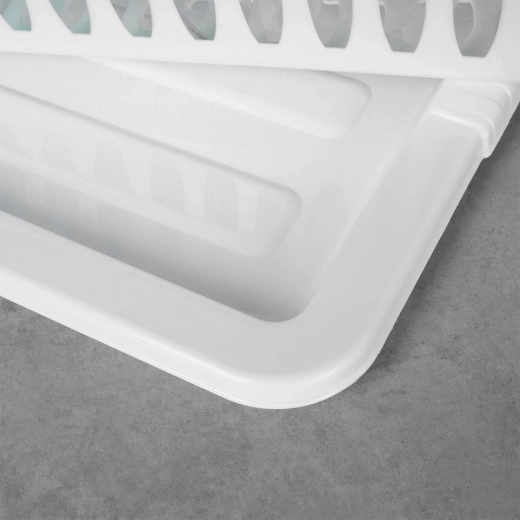 Išimamas lašėjimo padėklas švariam stalviršiui