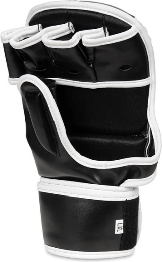 Open palm for grip and ventilation