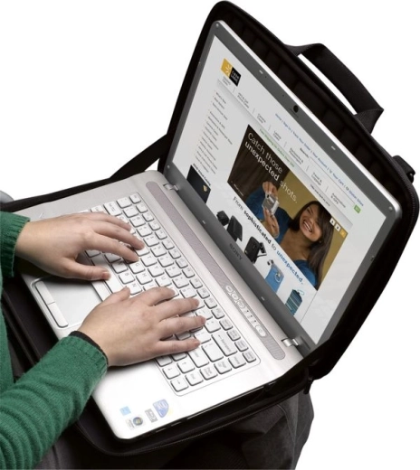 Use your laptop directly in the sleeve