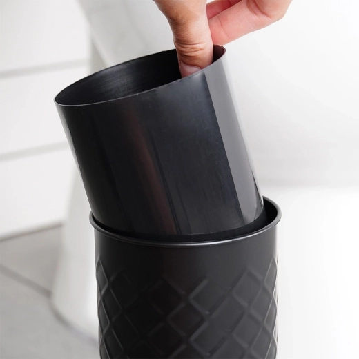 Hygienic stand with removable insert