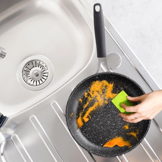 Non-stick surface for easy cooking and cleaning