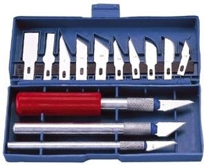 13-piece scalpel set in a plastic box