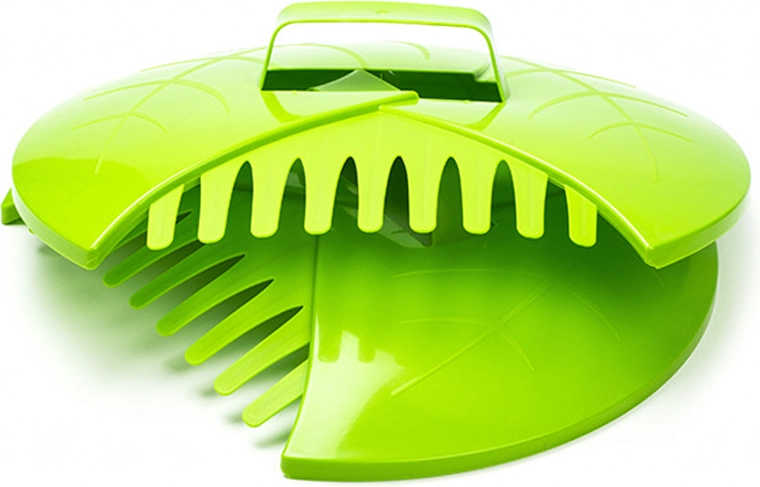 Plastic handheld leaf and garden debris scoop