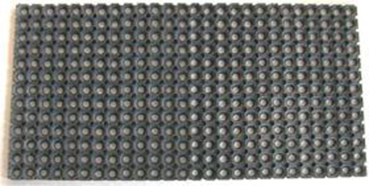Guminis kilimėlis su apvaliomis angomis 50 × 100 cm, juodas