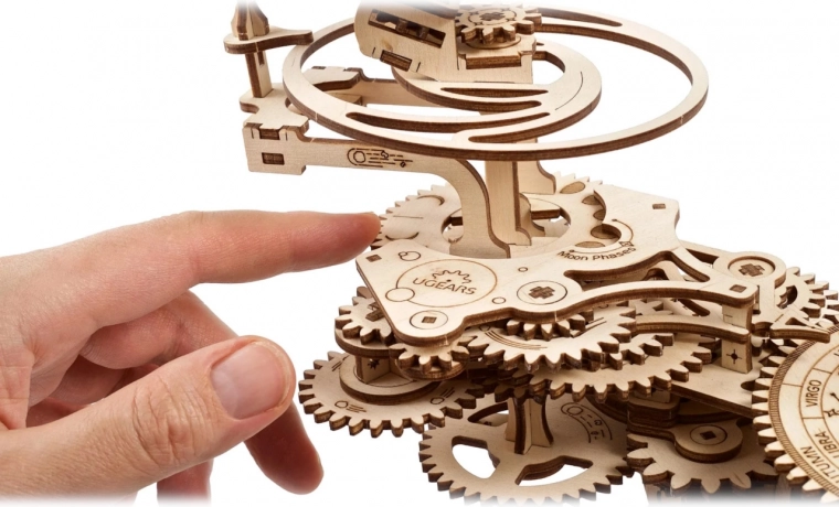 Mechanika, kuri atgyja pasukus rankenėlę