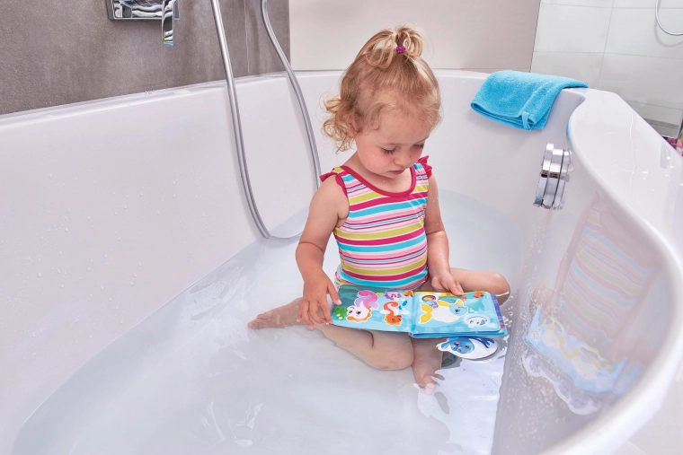 Plūduriuojanti vandeniui atspari knygelė