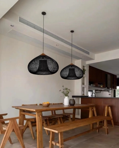 Idealiai tinka virš stalo – tolygus apšvietimas 10–15 m²