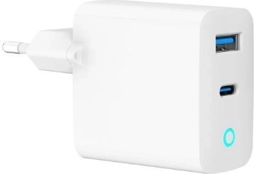 Two ports for all your devices: USB‑C + USB‑A