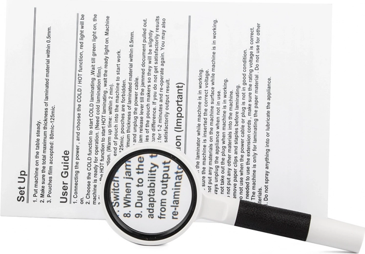 Ryškus vaizdas su stikliniu lęšiu