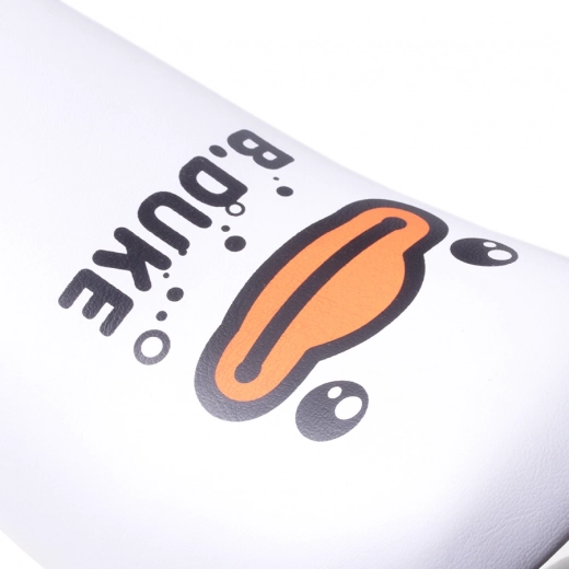 Minkšta sėdynė ir neslystančios rankenos