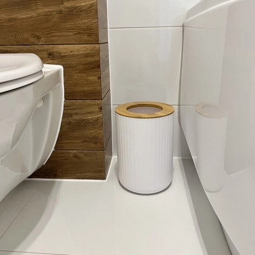 Practical bin with wide opening