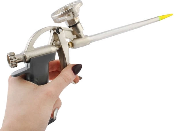 Ergonomiška rankena ir ilga antgalio tūtelė