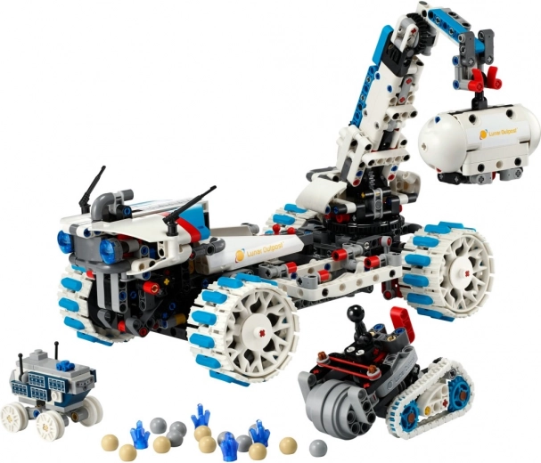 Rotating robotic arm and sample handling