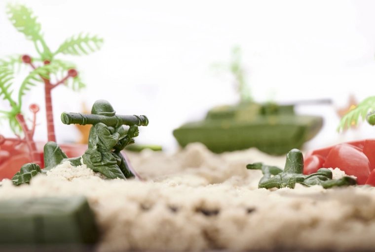 Realistiški kariniai scenarijai