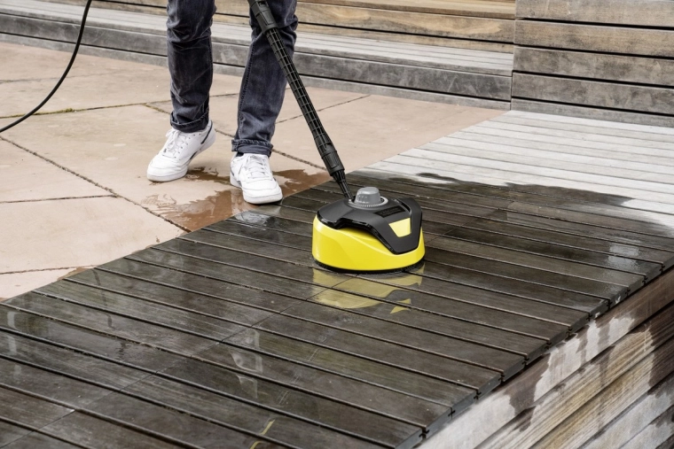 Adjustable height for different surfaces