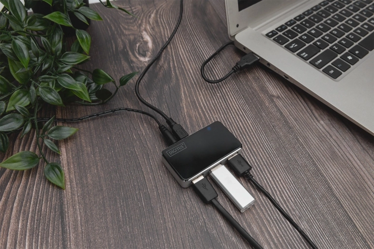 Compact size for desk and travel