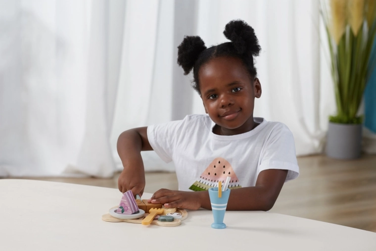 Supports imagination and fine motor skills
