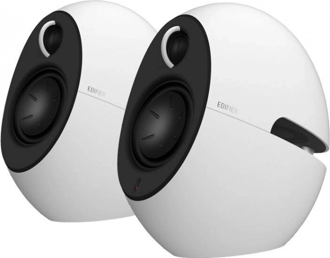 Flexible connectivity: Bluetooth 5.3, optical, and AUX