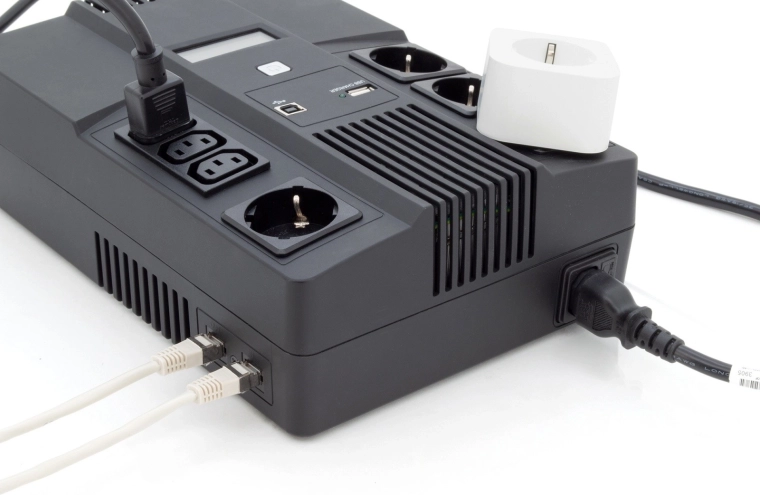 Stable voltage thanks to AVR
