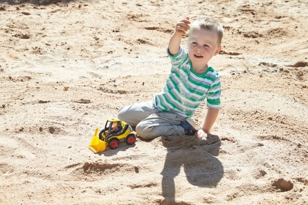 Patvari konstrukcija žaidimui namuose ir lauke