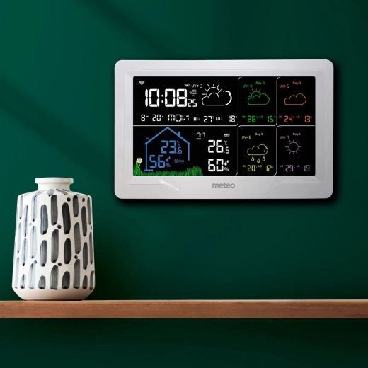 Atmospheric pressure monitoring with barometer