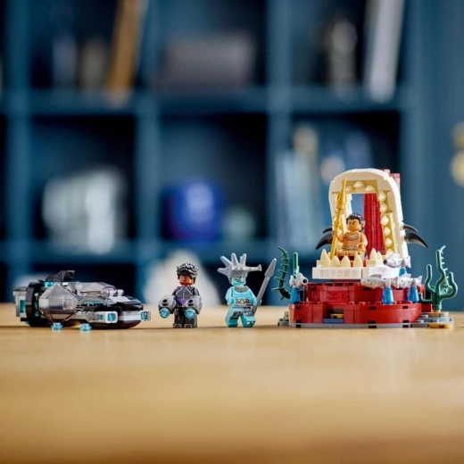 Trys herojų ir piktadarių minifigūrėlės