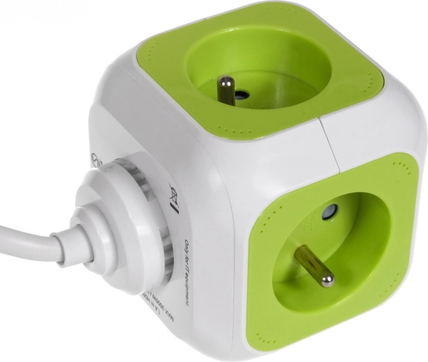 Keturi įžeminti lizdai kompaktiškame kube